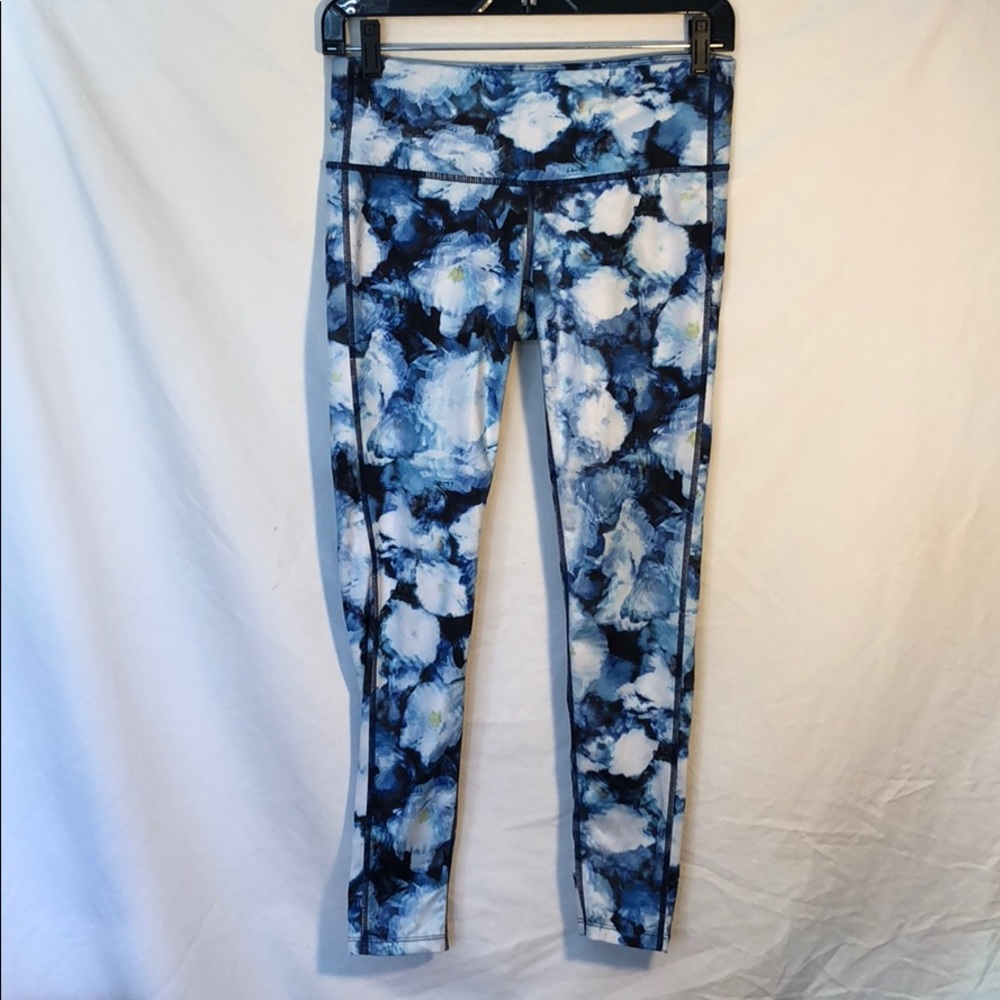 EXCELLENT CONDITION Athleta Flower Leggings